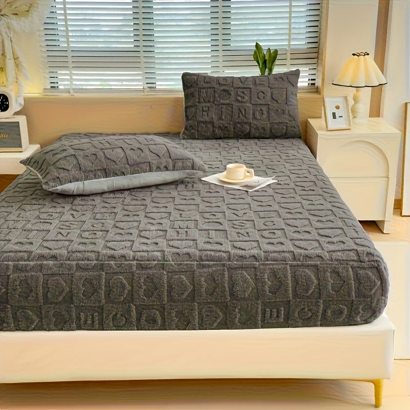 KGOODS Velvet Fitted Sheet – Plaid Heart Design, Soft & All-Season Comfort