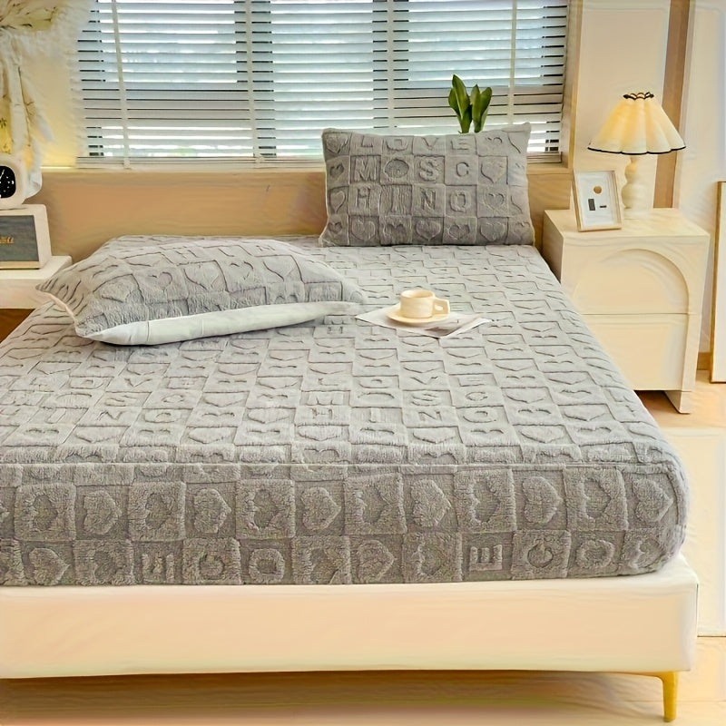 KGOODS Velvet Fitted Sheet – Plaid Heart Design, Soft & All-Season Comfort