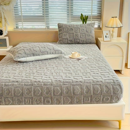 KGOODS Velvet Fitted Sheet – Plaid Heart Design, Soft & All-Season Comfort